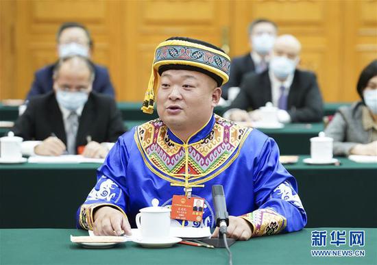  5月24日，全国人大代表宋庆礼参加湖北代表团的审议并发言。新华社记者 黄敬文 摄